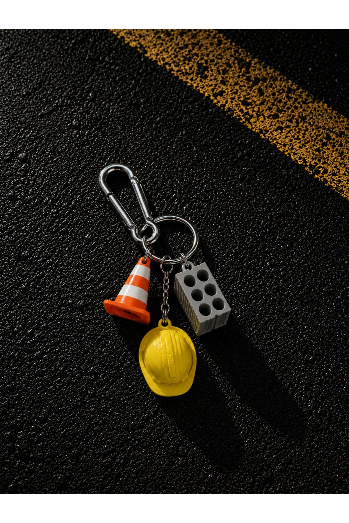 İnşaat Temalı Anahtarlık Seti – Baret, Trafik Konisi, Beton